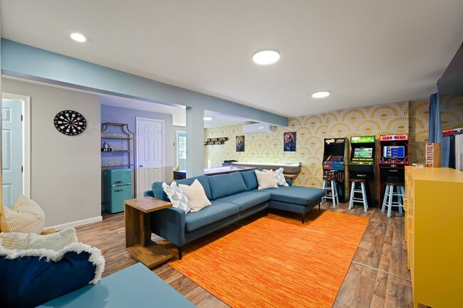 Building Photo - 789 Clearview Dr Rental