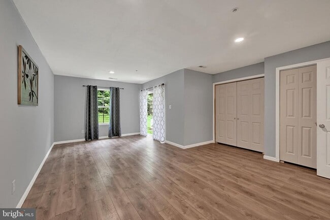 713 English Ivy Way