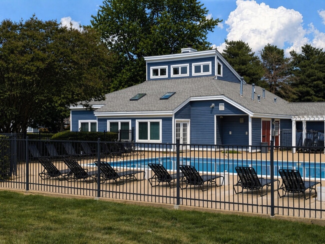Kings Point Pool