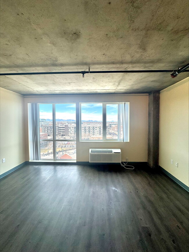 1x1E Living Room