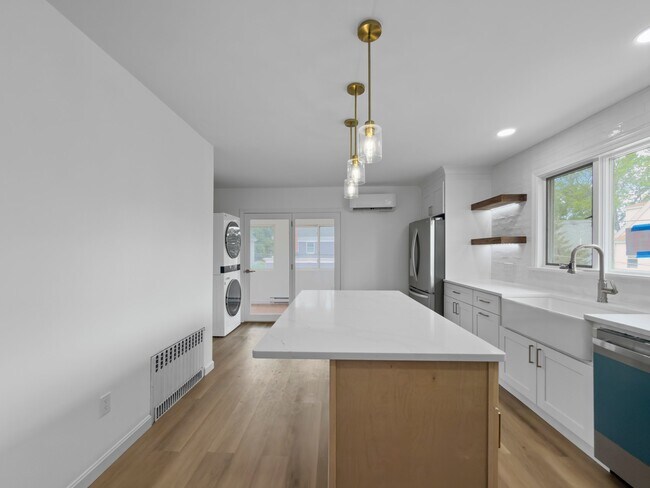 77 Brookings St Unit 2