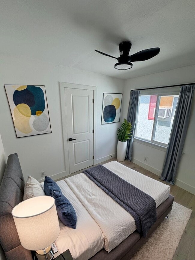 Photo - 605 N Claudina St