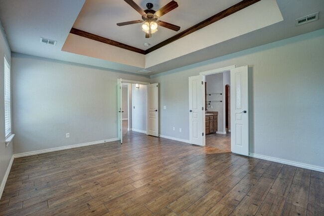 Photo - Stunning 3 Bedroom Home with Fireplace, Community Amenities & Open Floor Plan