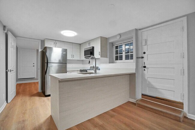 Photo - 3723 N Whipple St Unit 1