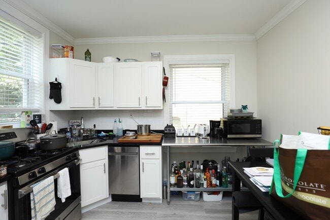 Photo - 646 W Roscoe St Unidad N2