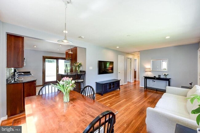 Photo - 6429 Maplewood Dr