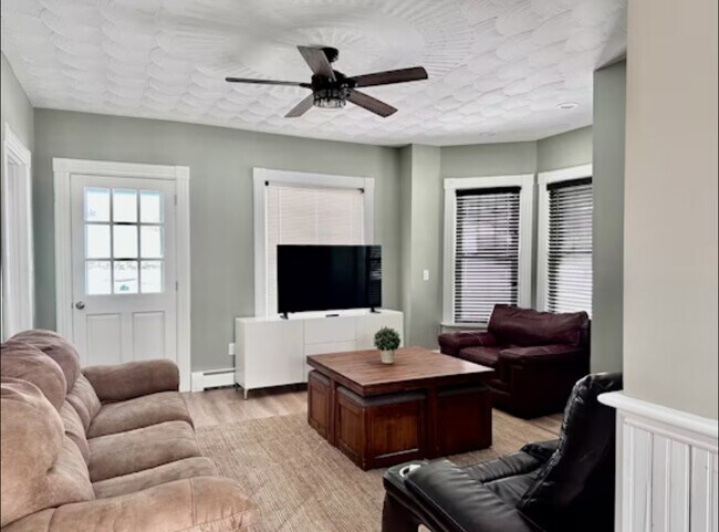 Photo - 98 Delaware Ave