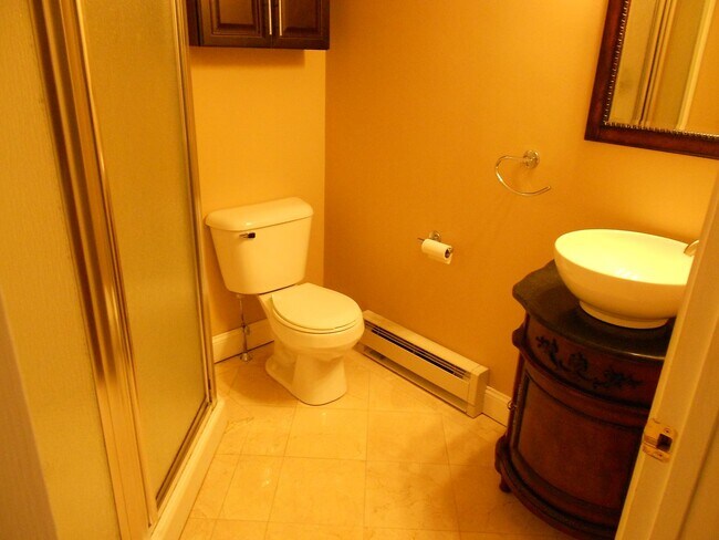 Photo - 98 Knight St Unit #1