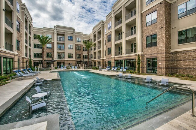 Building Photo - 4139 Bellaire Blvd Unit 141