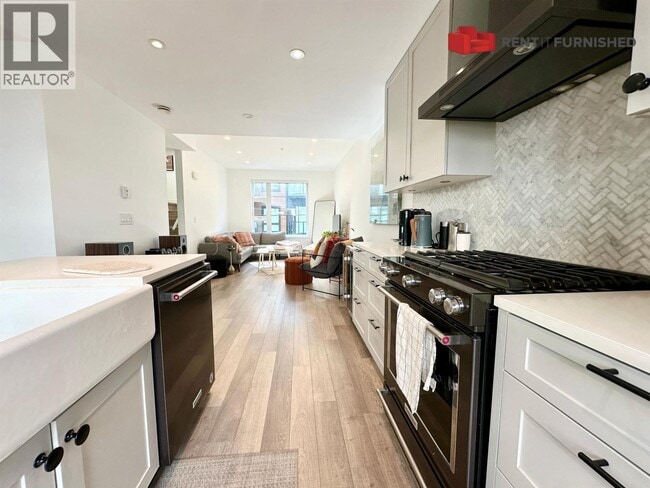 515 E 2nd St Unit 113