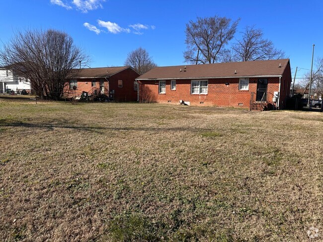 Building Photo - 3 Bedroom home in Church Hill