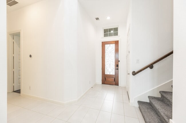 Photo - 25514 Kearsley Dr