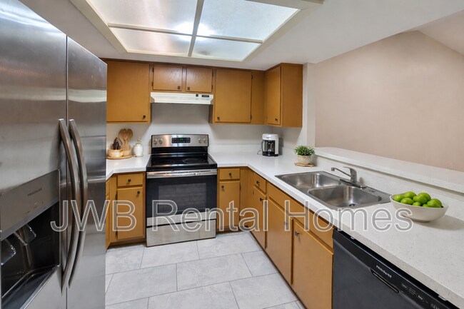 Photo - 5521 Greatpine Ln N