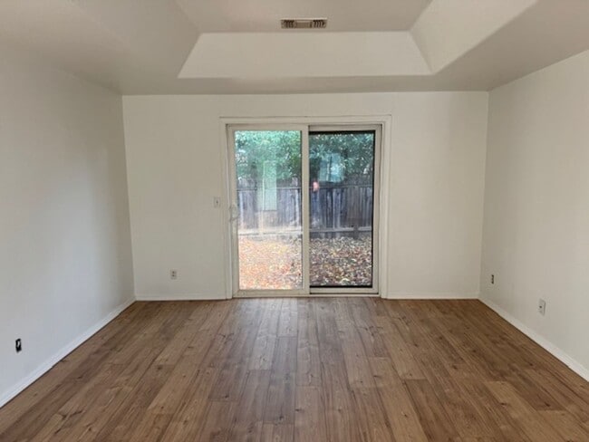 Photo - 572-574 COUNTRYSIDE Unit 574