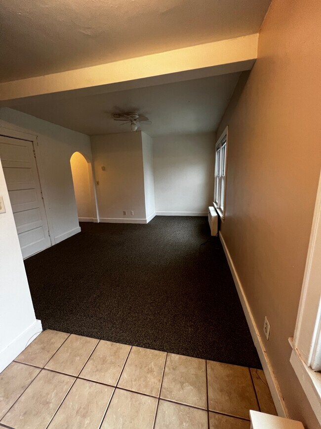 Photo - 121 N Hancock St