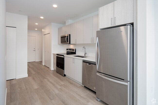 1BR, 1BA - 579SF