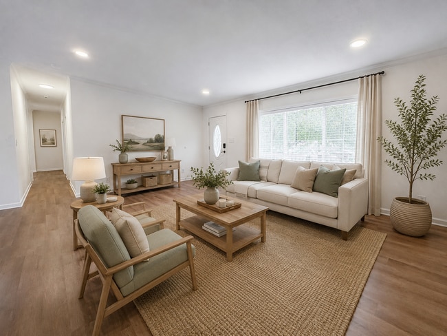 Photo - 4 Bedroom, 2 Bathroom: Pets Allowed!