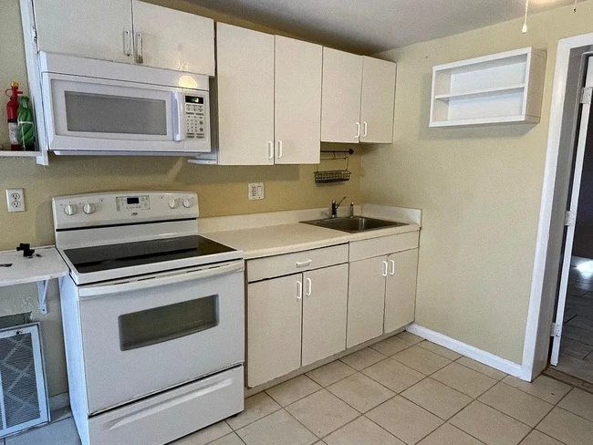 1223 11th St NW