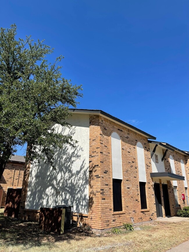 Regency Square Apartments