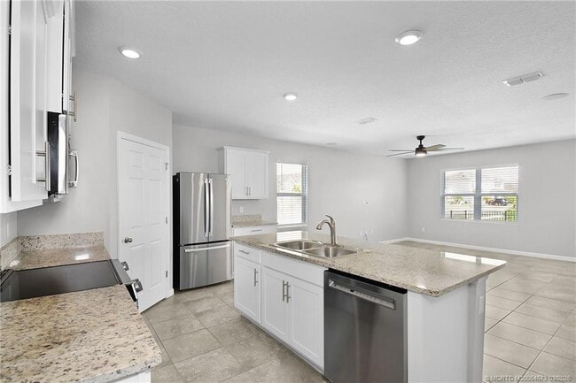 Photo - 10575 Jem St