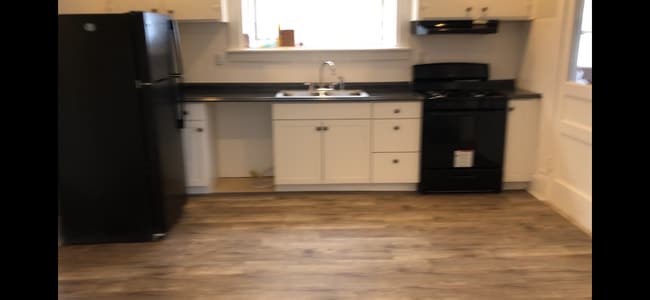 Photo - 210 Dixon Ave