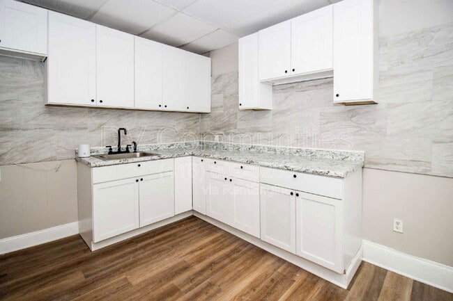 Photo - 2947 E 57th St Unidad 1