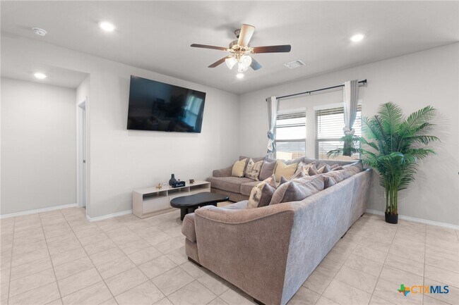 Photo - 1321 Lindsey Dr