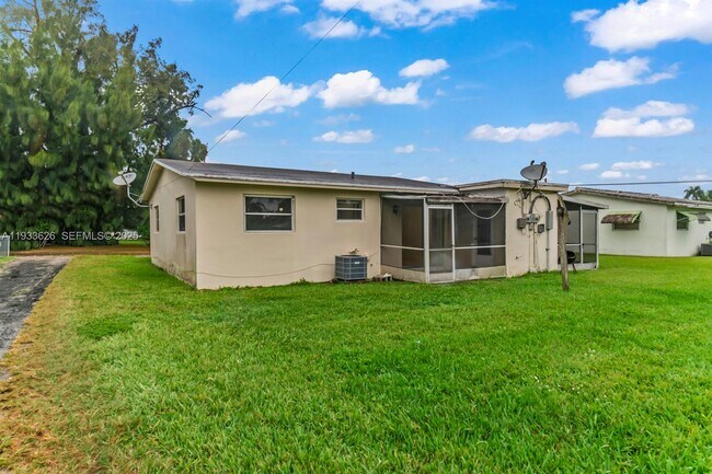 Photo - 72 NW 162nd St Unidad 72