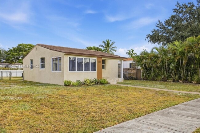 Photo - 461 Plover Ave