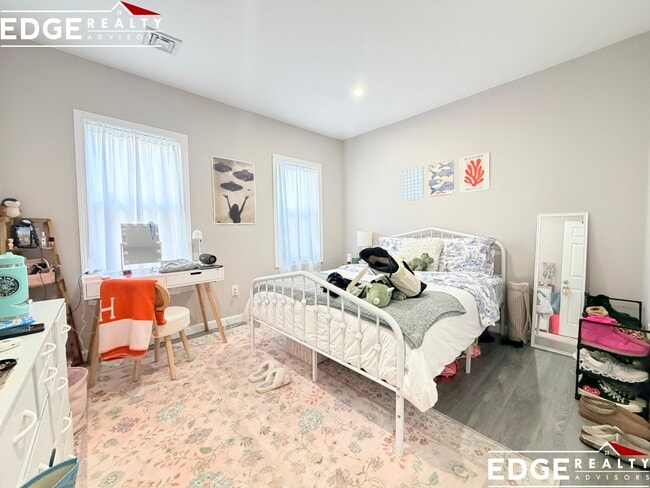 Photo - 39 Long Ave Unit 3