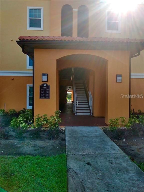 Building Photo - 5447 Vineland Rd Unit 1111