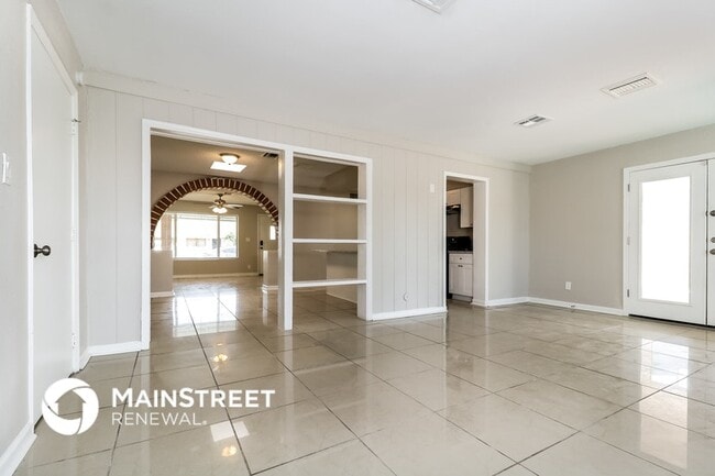 Photo - 10546 N 73rd Dr