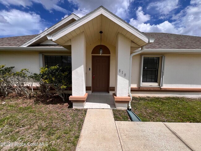 Photo - 818 7 Gables Cir SE