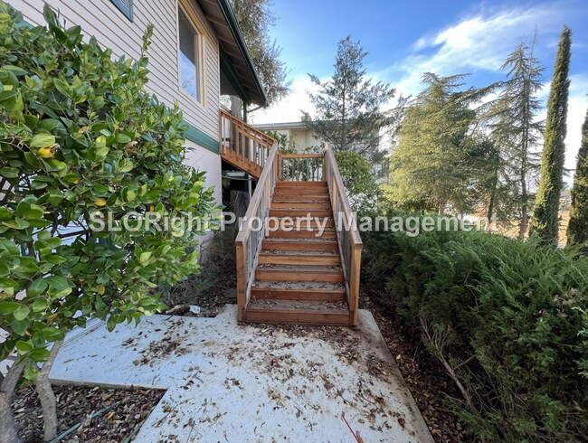 AVAILABLE NOW- Recently Updated Home on Lake Nacimiento - 3 Bed / 2 Bath