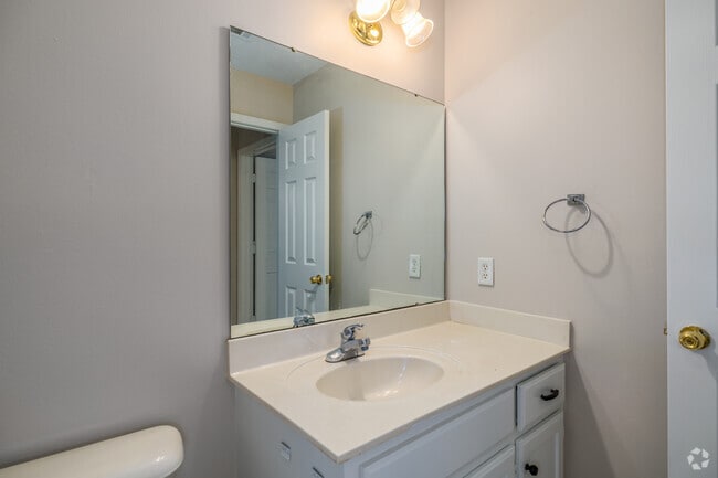 3BR, 2BA - 1,310SF - Second Bathroom