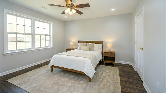 Photo - 3834 Cambridge St