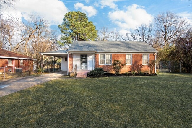 Newly Renovated 3BR/1B home in Whitehaven - Newly Renovated 3BR/1B home in Whitehaven