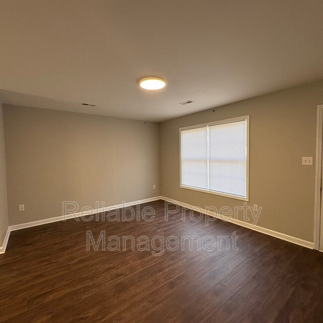 Photo - 604 Winston Cir