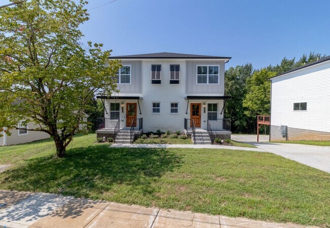 Photo - 944 Charlotte St Unit B