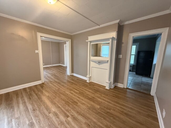 Photo - 952 Market St