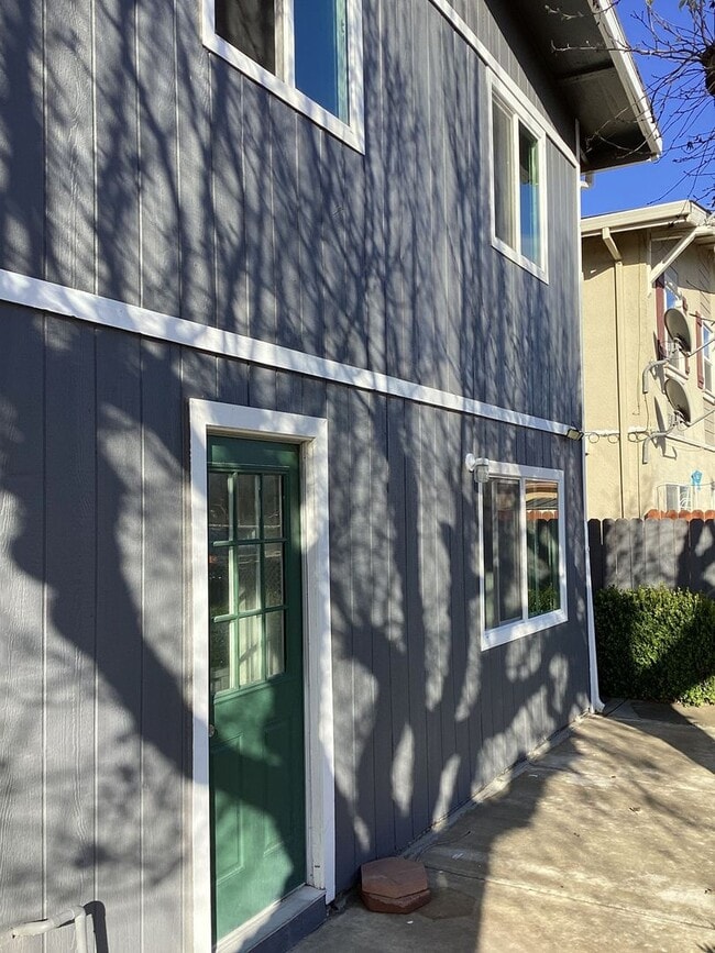 Photo - NOW AVAILABLE!! 2 BEDROOM 1.5 BATH GUSTINE APARTMENT Unit #B