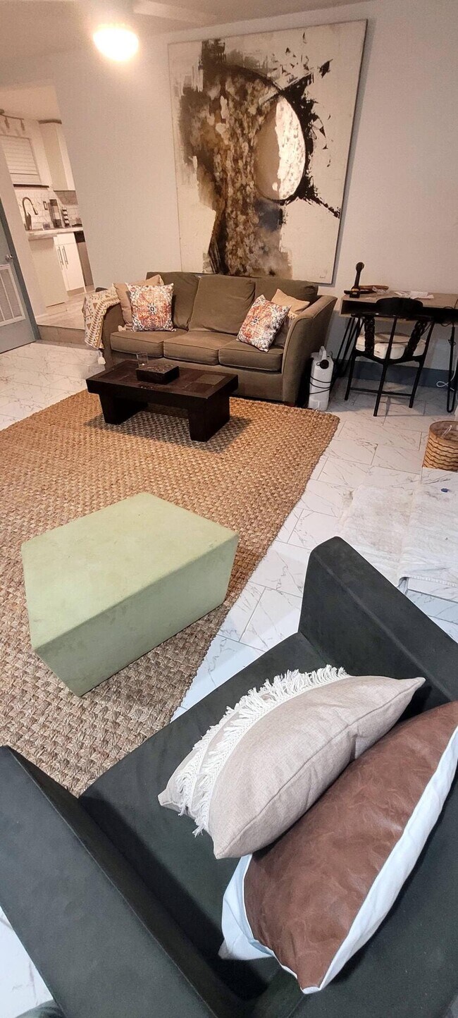 Photo - 104 NE 5th St