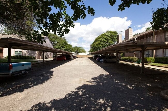 Photo - 10590 High Hollows Dr Unidad Apt 284