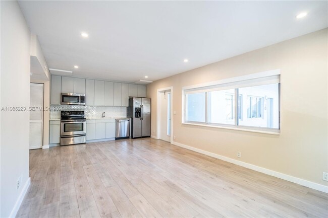 Photo - 2400 NE 26th St Unit 1