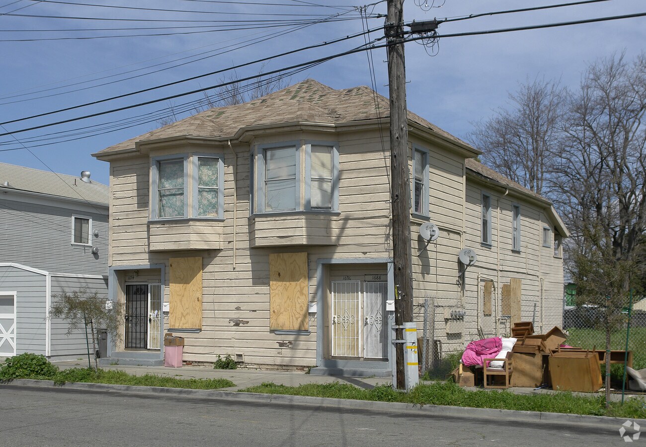 Photo - 1688 Twelfth