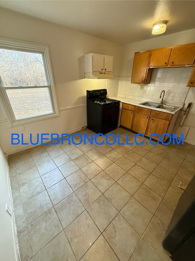 Photo - Nice house, great location!