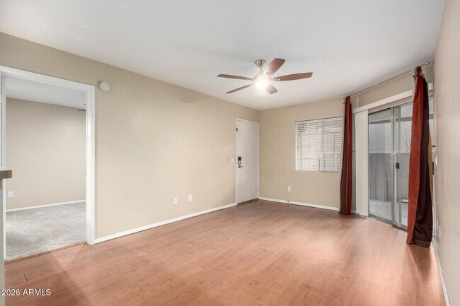 Photo - 1720 E Thunderbird Rd Unidad 1037