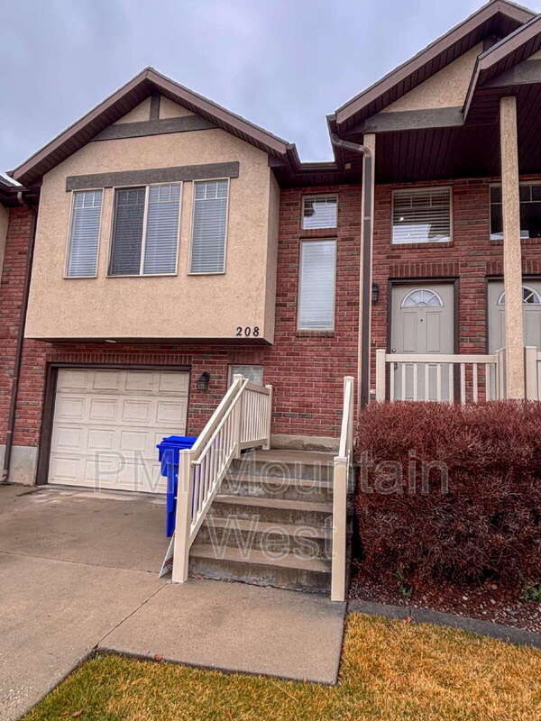 Photo - 208 Lyman Ln