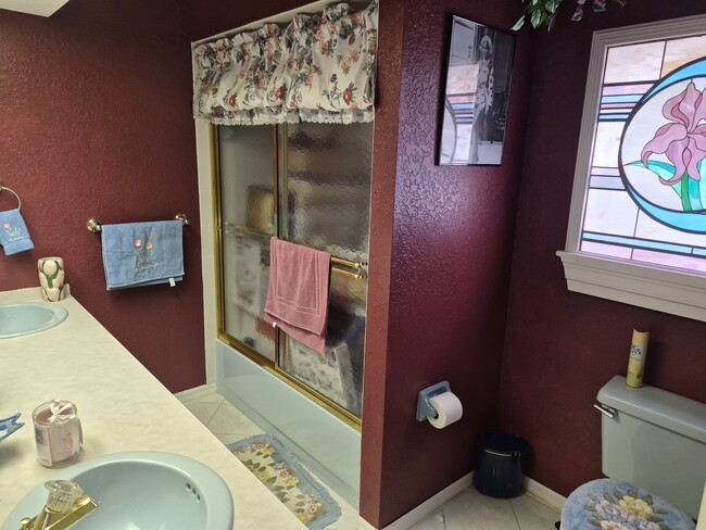 Photo - 1493 Country Oaks Ln