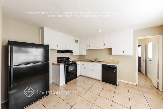 Photo - 3335 W McLellan Blvd